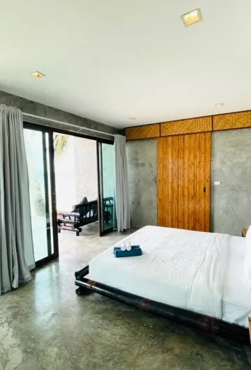 ห้องดีลักซ์ เตียงใหญ่ 1 เตียง