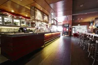 Sovereign Park Motor Inn - bar