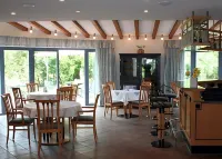 Hotel Rügenschmiede Vis a Vis Hiddensee Hotels in Trent