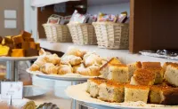 Regal Hotel & Apartments - breakfast