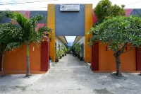 RedDoorz Near Mutiara Sis Al Jufrie Airport Palu Hôtels à : South Palu