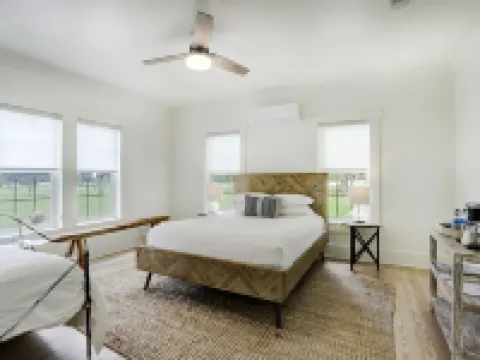 Farmstead Round Top Hotels in Fayette County
