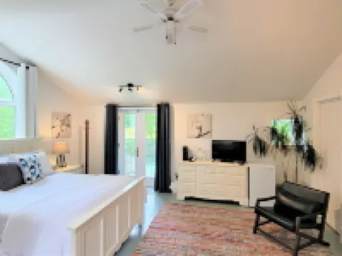 Auberge du Vignoble Bromont Hotels in Bromont