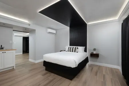 The Westerner - Extended Stay