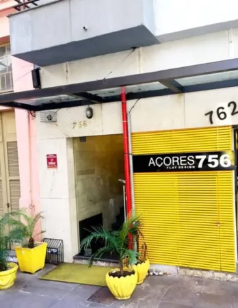 Açores Flat Design- Ao Lado da Casa de Cultura Mário Quintana Отели рядом с достопримечательностью «Public Library»