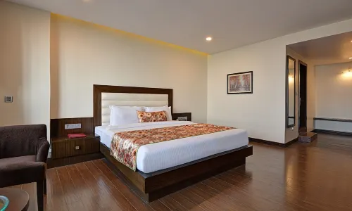 Summit Montana Suites & Spa at Mall