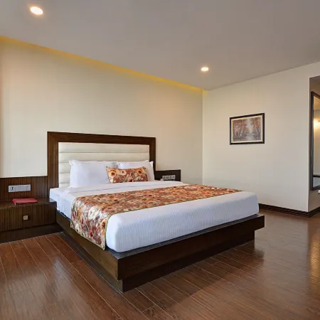 Summit Montana Suites & Spa at Mall