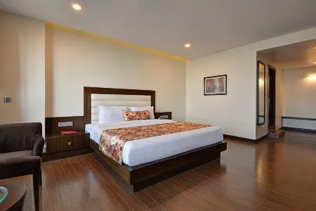 Summit Montana Suites & Spa at Mall Отели рядом с достопримечательностью «Darjeeling Himalayan Railway Toy Train»