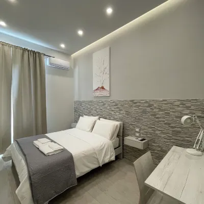 Naptown Rooms Hotels near Napoli Porta Nolana