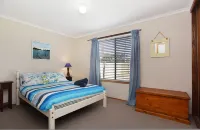Goolwa Blue Escape - Beach Spacious Wi-fi Hotels in Goolwa