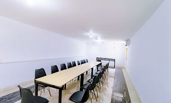 Roomshala 173 Hotel Royal Inn