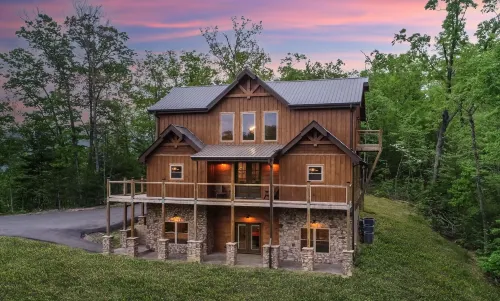 Stone Mountain Lodge 4 Bedroom Cabin by RedAwning - 4-نجوم
