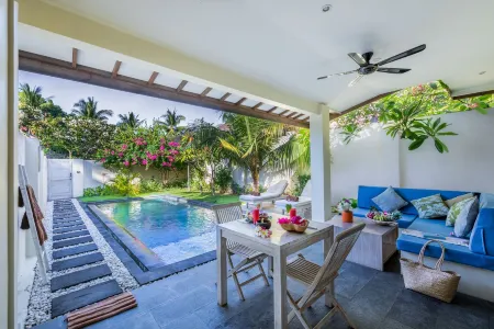 Kelapa Villas Отели рядом с достопримечательностью «Gili Trawangan Turtle Hatchery»