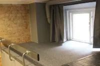 Unique Hotel - Bathtub