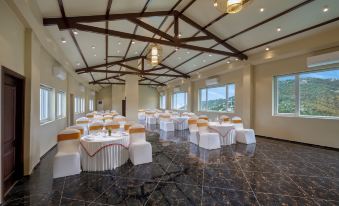 Justa Birding Resort & Spa - Best Dhauladhar View Resort