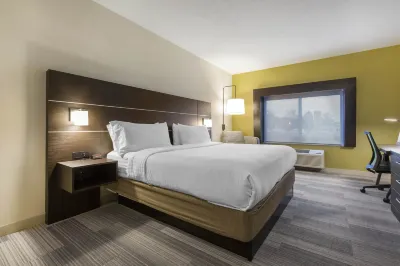 Holiday Inn Express & Suites Chicago West - ST Charles Hôtels à : Wayne Township