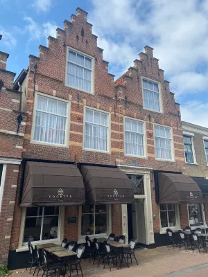 Poorter Boutique Hotel Brielle Hotels near the Zeetoren