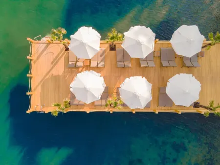 Cunda Pier Otel Отели в г. Mithatpasa Mahallesi