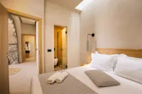 Mirthea Suites - balcony
