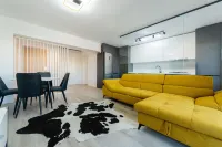 Vanda - Park-View Apartment with Private Balcony