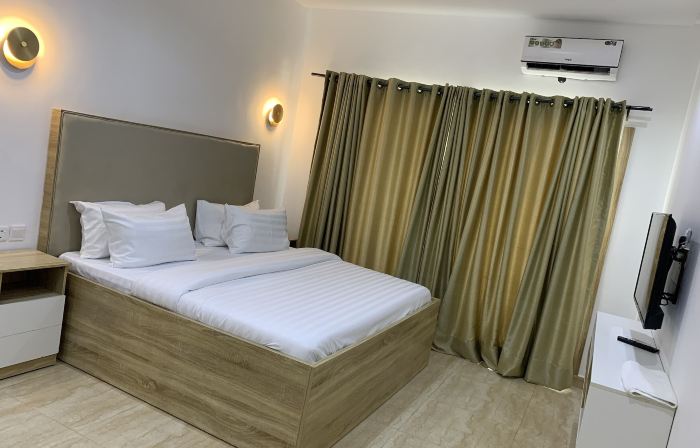 Greywood Hotel and Apartments