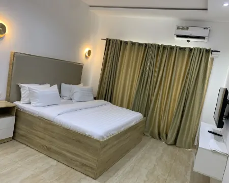 กรายวู้ด โรงแรมและอพาร์ทเมนท์ โรงแรมในOjodu