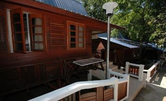 Shari-La Island Resort