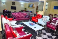 クリスタルハウス