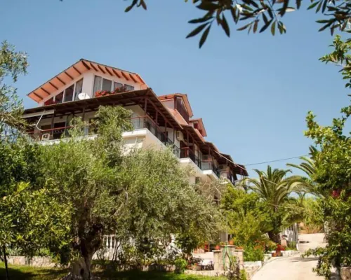 Margarita Apartments Hotels in Kanalion