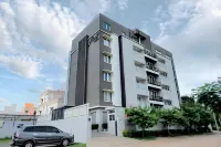 Floressa Randa, Porur Hotels near The 6 Abodes Children Play zone