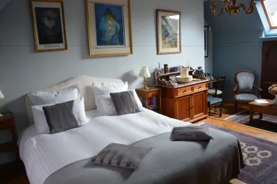 Chambre d'Hotes le Clos de Provins Hotels near Les Enfants du Dome