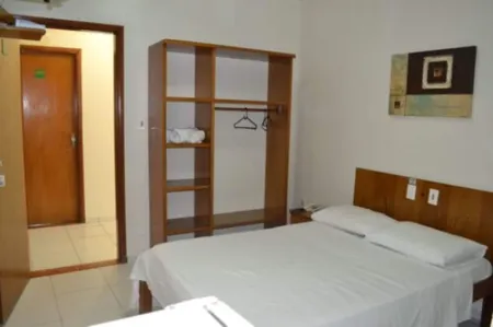 Ipê Guaru Hotel Отели в г. Гуарульюс