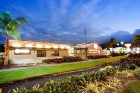 Nightcap at Balaclava Hotel