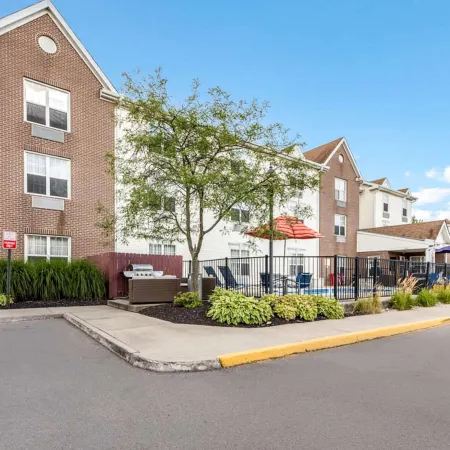 Birch Hills Suites - Blue Ash