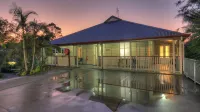 Heritage River Motor Inn - parking