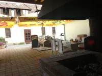 Penzion a Restaurace Na Jízdárně Отели рядом с достопримечательностью «Pilsen F.A.S.T. z.s.»