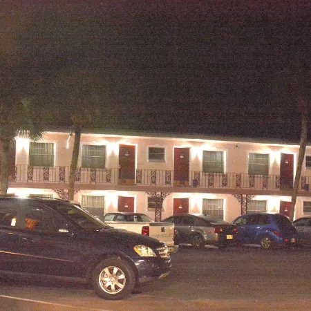 Carriage Inn Motel