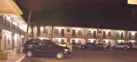 Carriage Inn Motel - parking