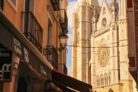 Albany Ancha Hotels in León