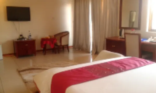 弗朗西斯敦舒適宮殿旅館