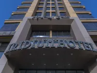 Iridium 70 Hotel Hotels near Refan Hall