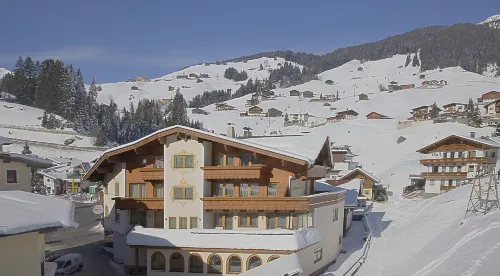 Aparthotel Dorfplatzl Garni Hotel di Vorderlanersbach