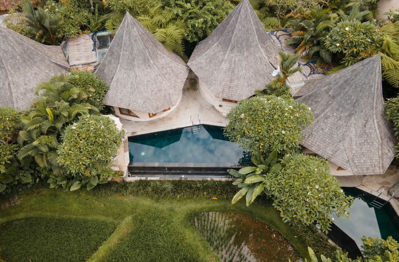 The Sender Pool Suites photo 4