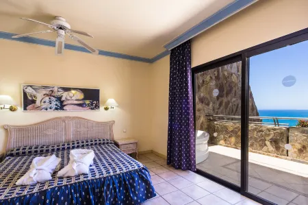 Apartamentos BlueBay Beach Club