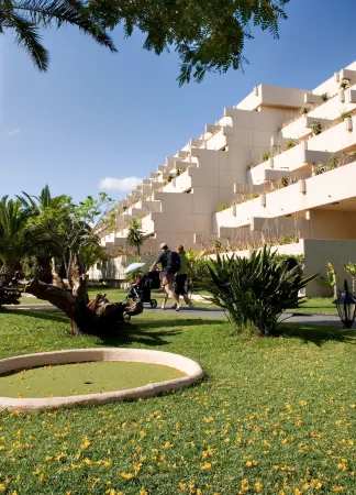 Hotel Beatriz Playa & Spa Отели в г. Гуиме