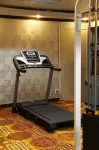 LA Crystal Hotel - С тренажерным залом