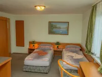 Pension zum Schwanenteich Hotels in Süplingen