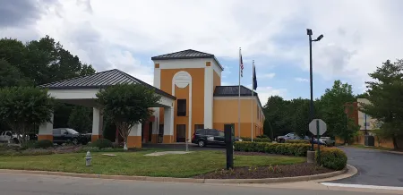 里士滿機場凱藝酒店