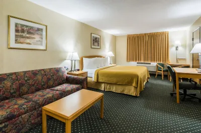 Quality Inn Columbia Mall Hotels in Grand Forks