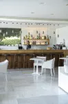 Maritimo Beach Hotel - bar